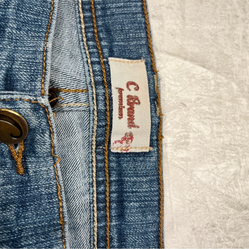 Women's Straight Leg Jeans - Blue